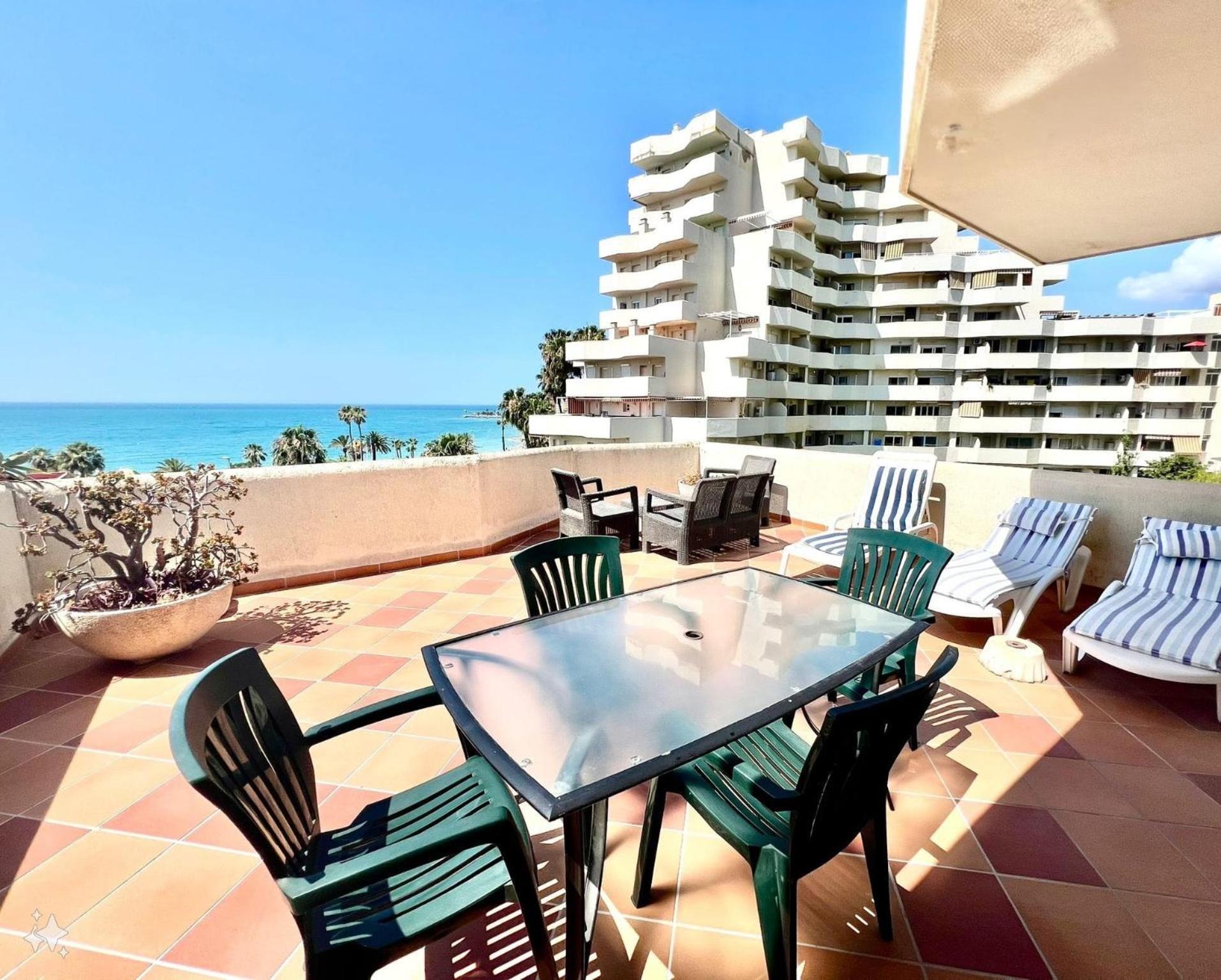 Sea Front With Large Terrace In Benalbeach Benalmádena