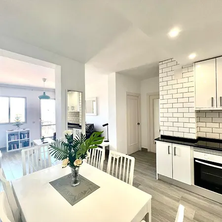Sea Front Apartment With Large Terrace In Benalbeach Benalmádena Exterior foto