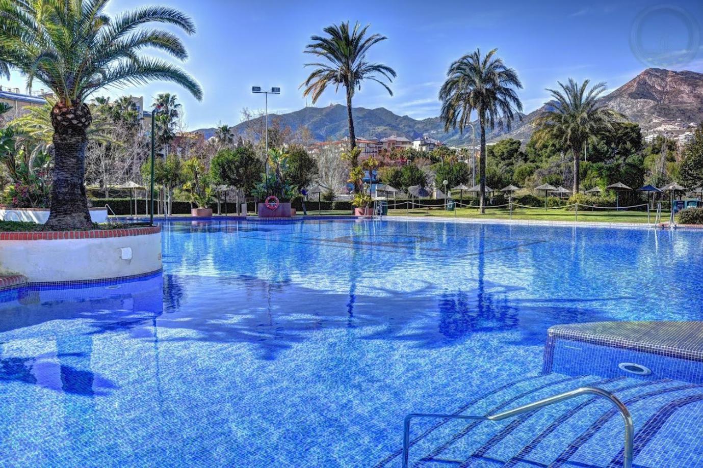Sea Front With Large Terrace In Benalbeach * Benalmádena